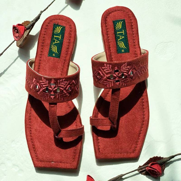 Maroon Velvet Kolhapuri Chappal For Women's